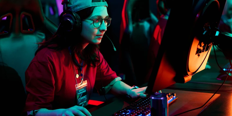 kembali gaming addiction girl wearing headphones