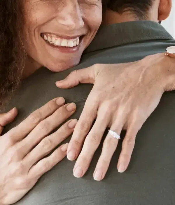 kembali therapy man woman hugging each other people